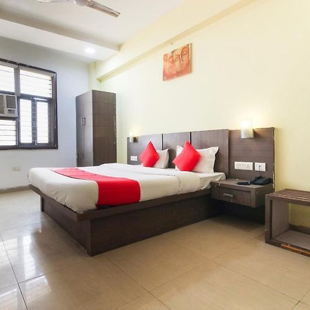 Oyo 67810 Hotel Lals Inn Агра Екстер'єр фото
