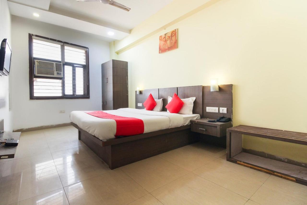 Oyo 67810 Hotel Lals Inn Агра Екстер'єр фото