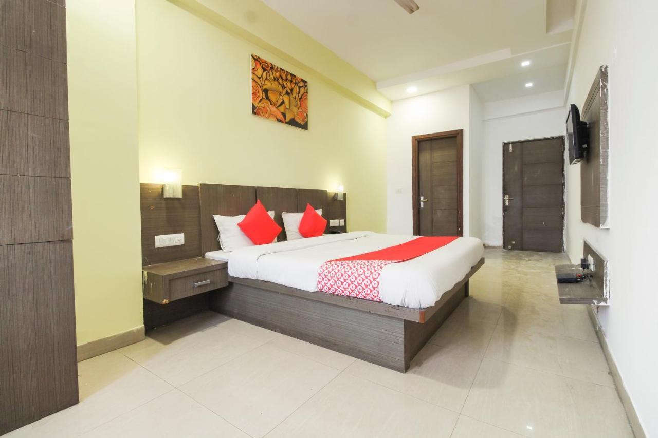 Oyo 67810 Hotel Lals Inn Агра Екстер'єр фото