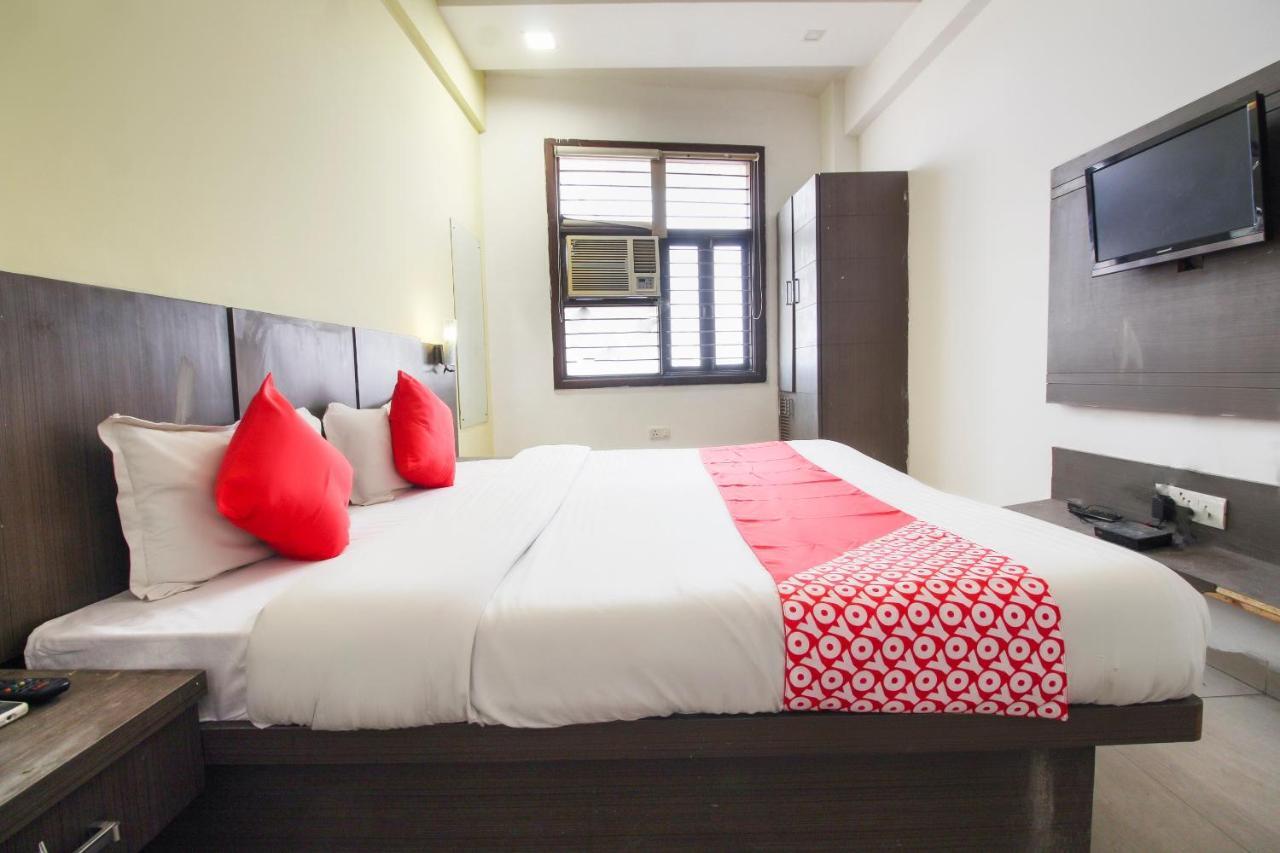 Oyo 67810 Hotel Lals Inn Агра Екстер'єр фото